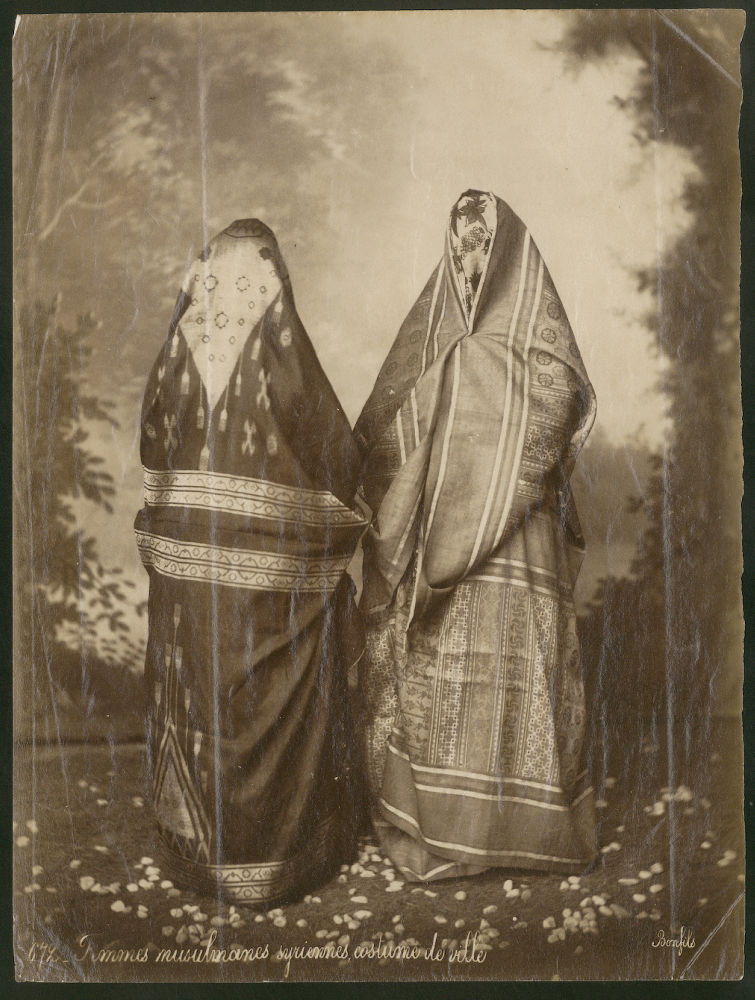 S-0703, Félix Bonfils, "Femmes musulmanes syriennes, costume de ville", 1868–1878