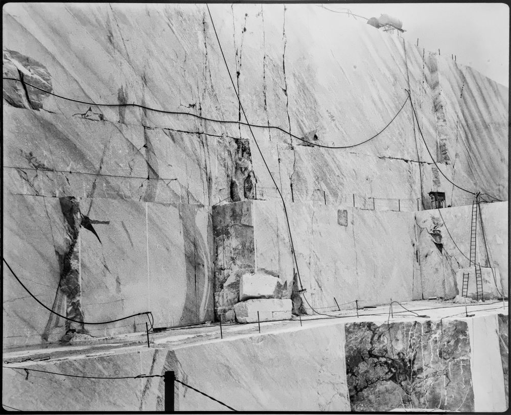 S-2570, Horst Hahn, "Cave, Monte Altissimo, Cervaiola", 1999